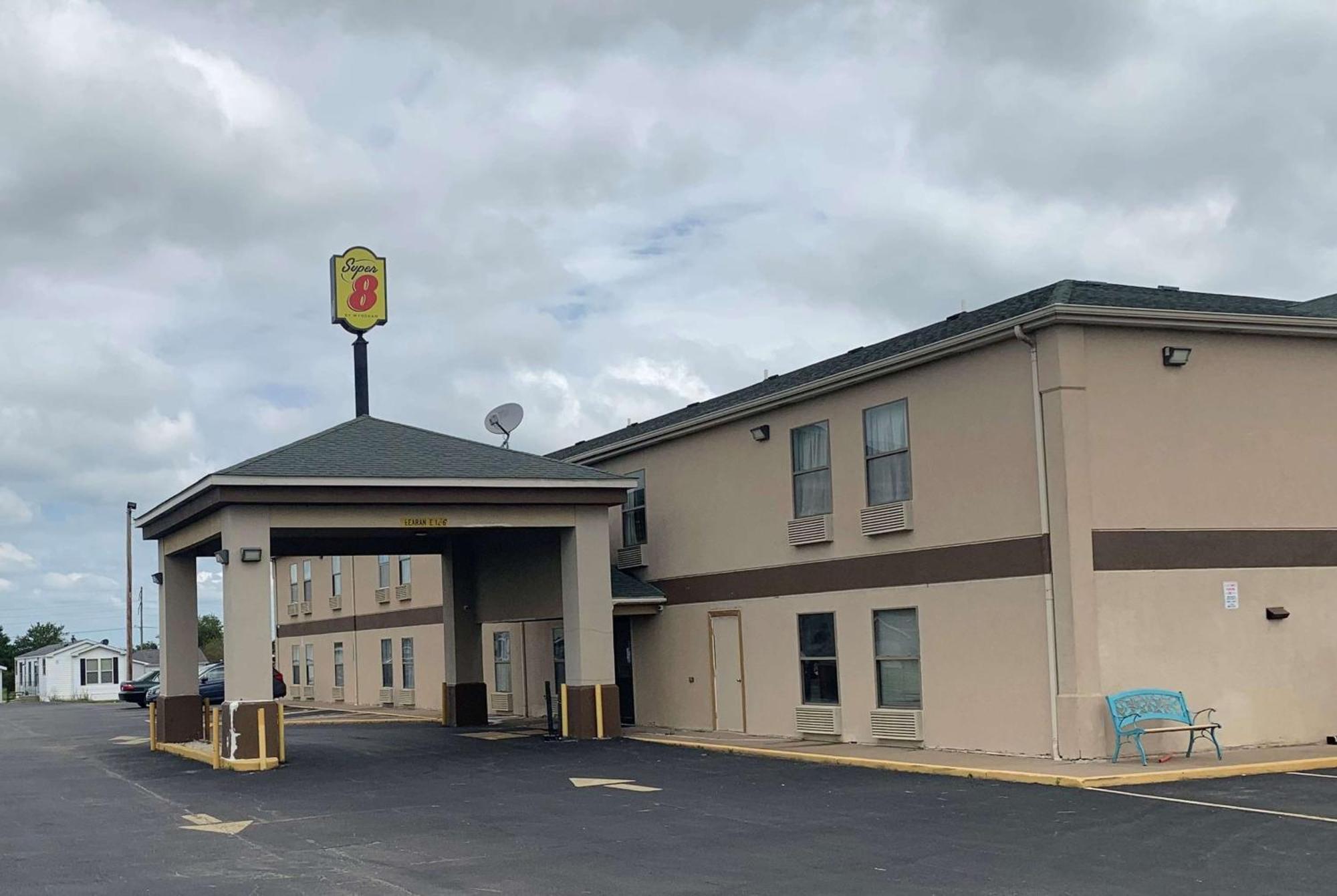 Hotel Super 8 By Wyndham Chenoa Extérieur photo